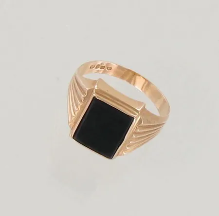 Kivisormus, koko 21¼, 585br, paino 4,6g