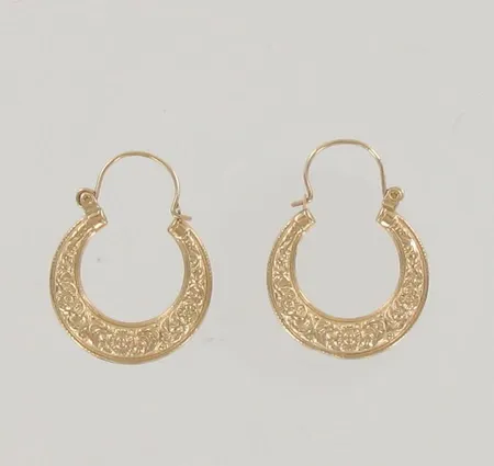 Korvakorut, korkeus 28mm, 585, paino 1,4g