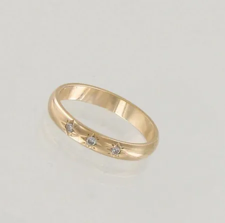 Timanttisormus 3x0.01ct, koko 17½, 585, paino 2,4g