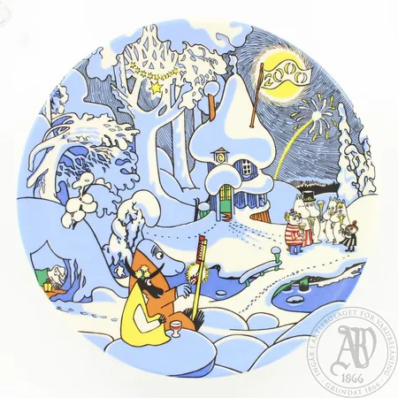 Seinälautanen Arabia Muumi, Millenium 2000, Koriste Tove Slotte-Elevant ja Tove Jansson, Ø 19,5cm. Lähetetään postipakettina.