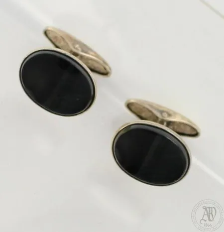 Kivikalvosinnapit, kaiverrettu, mitat 14x19mm, 813br, paino 10,5g 