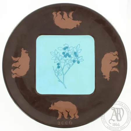 Vuosilautanen Arabia, Flora ja Fauna 2000, Design Eeva Sivula ja Pekka Toivanen, Ø 22cm. Lähetetään postipakettina.