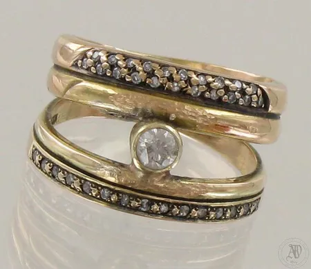 Timanttisormus 1xn.0.20ct ja 36xn.0.005ct, koko18¼, käytön jälkiä, 585, paino 6,7g 