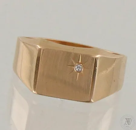 Kantasormus timantilla 1xn.0.01ct, kaiverrettu, 585, paino 2,8g
