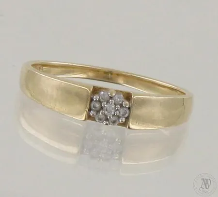 Timanttisormus 7xn.0.01ct, koko 17, 585, paino 2,1g