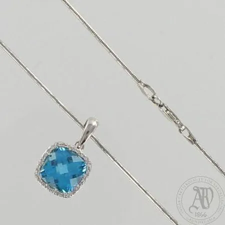 Kivikaulakoru timanteilla 28xn.0.005ct, koko 11x11mm, ketjun pituus 42cm, 585br valkokulta, paino 7,7g