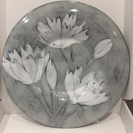 Hedelmälautanen, design Anu Pentik, Ø 43cm, käyttämätön.  Ota yhteys panttilainaamoon kuljetusmaksusta sopimiseksi.