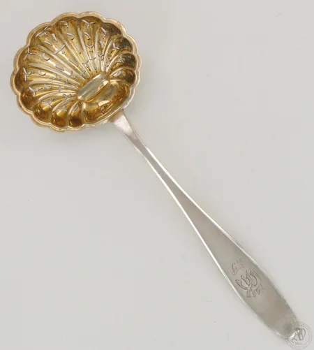 Tarjoilulusikka, 180mm, kaiverrettu, 813, paino 45,6g