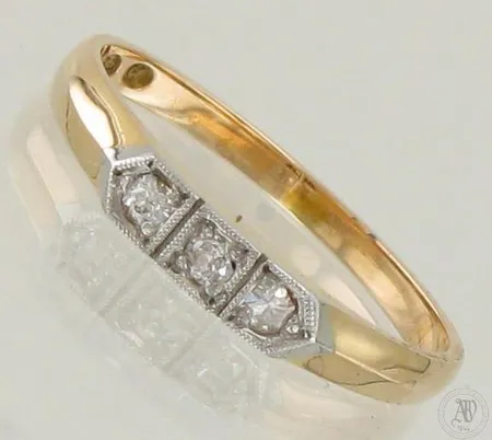 Timanttisormus 3xn.0.03ct, koko 18, 750 kelta- ja valkokulta, paino 2,5g