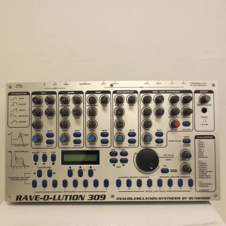 Syntetisaattori Quasimidi Rave-O-Lution 309, virtajohto 