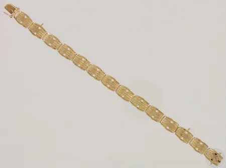 Ranneketju, pituus 180mm, käytön jälkiä, varmuusketju puuttuu, lukossa kaiverrus, 585, paino 7,9g