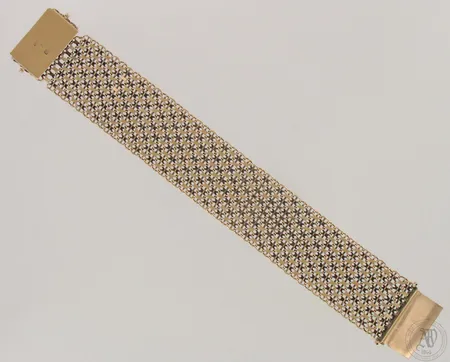 Viallinen x-lenkkirannekoru, leveys 30mm, pituus 205mm, 750, paino 52,2g