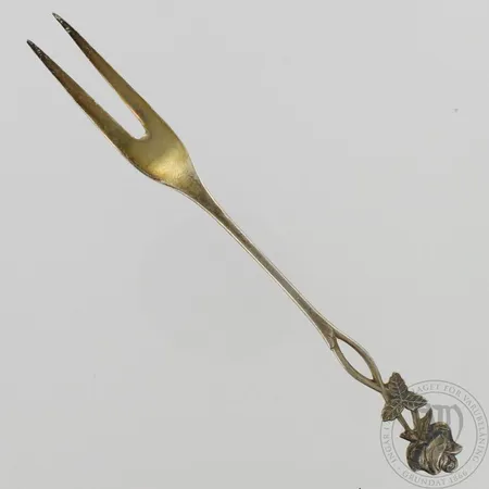 Leikkelehaarukka, kaiverrettu, pituus 140mm, 813, paino 10,7g