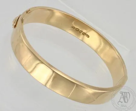 Rannerengas, käytön jälkiä ja varmuusketju puuttuu, Ø n.57mm, 585br, paino 19,7g