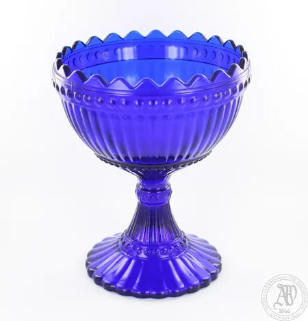 Mariskooli Iittala, tummansininen, pieni särö pohjassa, korkeus 150mm. Lähetetään postipakettina.