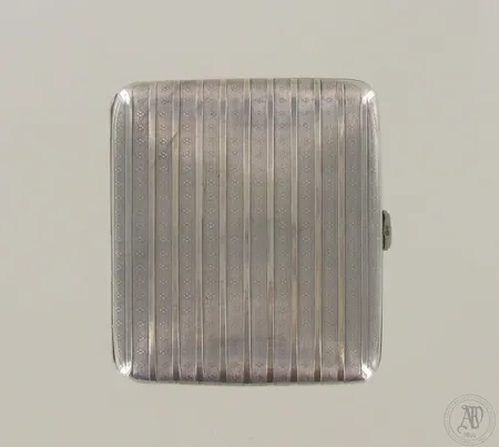 Viallinen savukerasia, 830, paino 76,2g