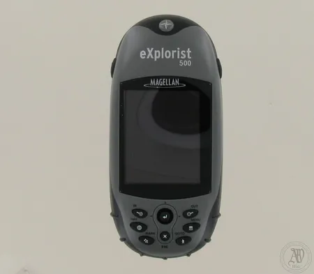 Magellan eXplorist 500 GBS-navigaattori, laturi sekä autolaturi