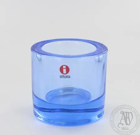 Tuikkulyhty Iittala, Kivi, korkeus 60mm, vedensininen Lähetetään postipakettina.