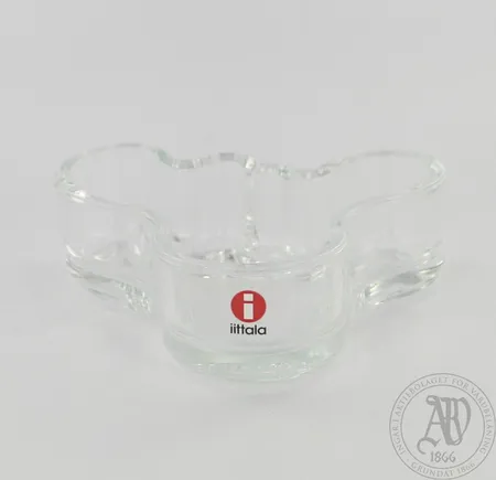 Aalto-maljakko Iittala, design Alvar Aalto, mitat 30x80x100mm, kirkas.  Lähetetään postipakettina.