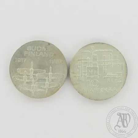 Kaksi juhlarahaa, Itsenäinen Suomi 50 vuotta 1967, nimellisarvo 20 markkaa, 900, paino 47,9g