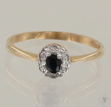 Sinisafiirisormus timanteilla 6xn.0.005ct, koko 18½, 585br, paino 1,6g