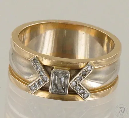 Timanttisormus 1xn.0,35ct baguette 14xn.0.01ct, koko 20½, 750 kelta- ja valkokulta, paino 15,9g