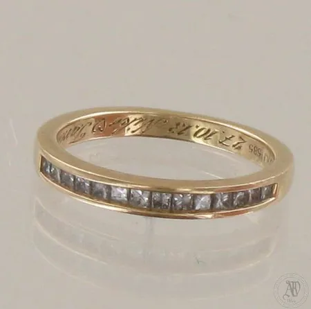 Timanttisormus 14xn.0.01ct princess, kaiverrettu, koko 15½, 585, paino 2,0g