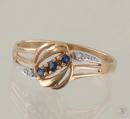 Sinisafiirisormus timanteilla 2xn.0.005ct, koko 17, 585br kelta- ja valkokulta, paino 1,5g