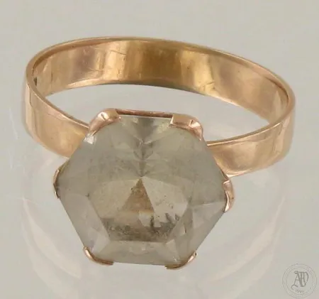 Kivisormus, käytön jälkiä, koko 18¾, vuodelta 1968, 585br, paino 3,7g