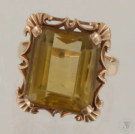 Kivisormus, käytön jälkiä, koko 16¼, vuodelta 1950, 585br, paino 5,5g