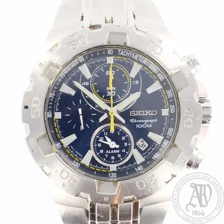 Teräsrannekello Seiko Chronograph 100M, Quartz, taulun Ø 44mm, rannekkeen pituus 180mm, käytön jälkiä,