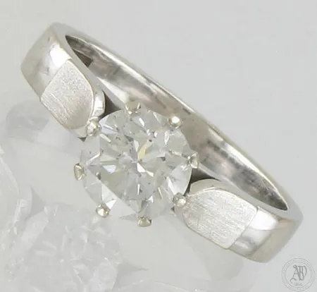 Timanttisormus 1xn.1.42ct, koko 18½, 585 valkokulta, käsityö, tekijäleima HS, paino 5,1g 