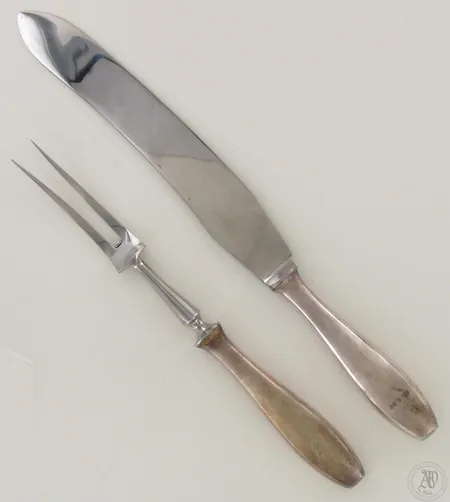 Paistihaarukka ja- veitsi, kaiverrettuja, 255-320mm, lähes uudenveroiset, laatikko, 813br, paino 236,8g