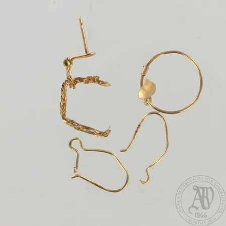 Viallisia koruja, 585, paino 0,8g