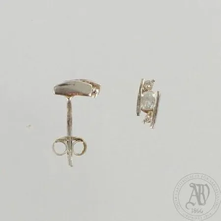 Kivikorvakorut, korkeus 8mm, 925br, paino 0,9g