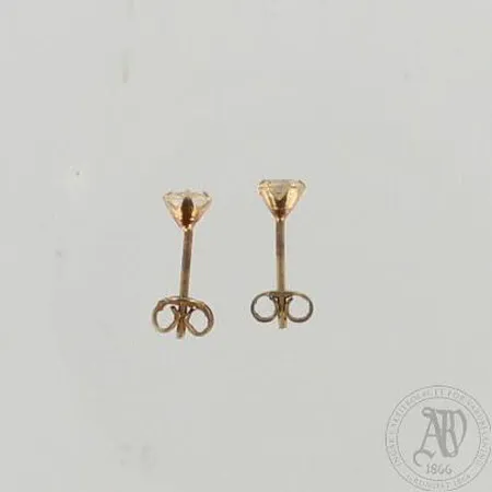 Kivikorvakorut, Ø 4mm, 585br, paino 0,5g