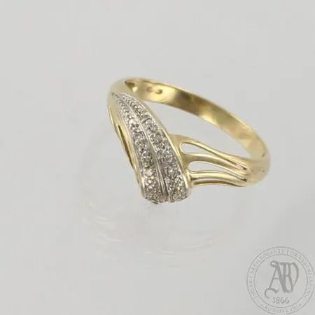 Timanttisormus 6xn.0.005ct, koko 19, 585, paino 2,7g