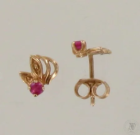 Kivikorvakorut, korkeus 7mm, 585br, paino 1,0g