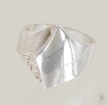 Sormus Tammi Jewellery, koko 18, 925, paino 11g