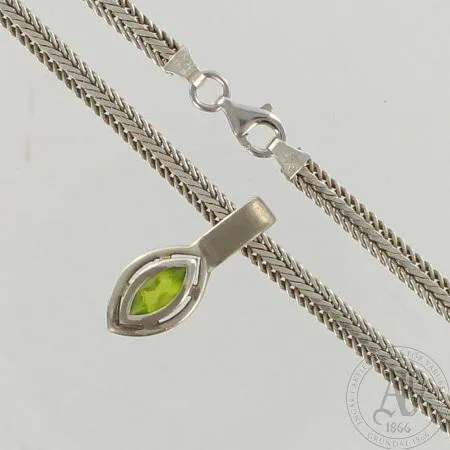 Kaulaketju kiviriipuksella, ketjun pituus 41cm, riipuksen korkeus 22mm, 925br, paino 10,4g