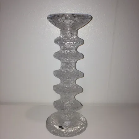 Kynttilänjalka Iittala, Festivo, korkeus 220mm.  Lähetetään postipakettina.