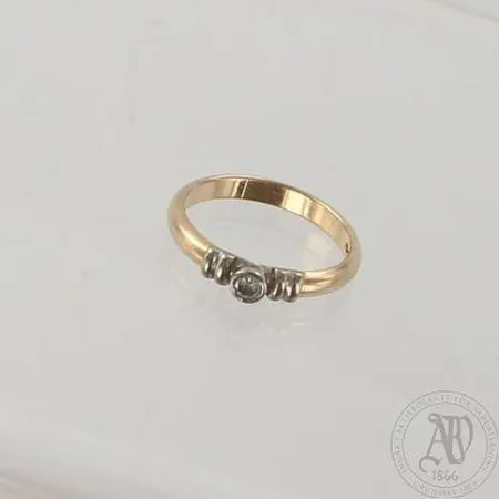 Timanttisormus 1xn.0.11ct, koko 17, 585 kelta- valkokulta, paino 2,8g