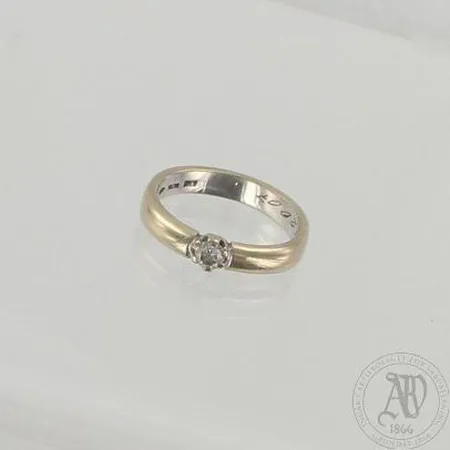 Timanttisormus 1xn.0.15ct, kaiverrettu, koko 15¾, 585 valkokulta, paino 3,6g