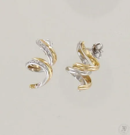 Timanttikorvakorut 20xn.0.005-0.01ct, korkeus 25mm, 750 kelta- ja valkokulta, paino 11,1g 