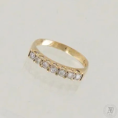 Timanttisormus 7xn.0.03ct, koko 17½, 585, paino 2,2g 