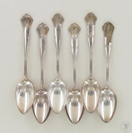 Kuusi jälkiruokalusikkaa Chippendale, kaiverrettuja, 813, paino 214,5g