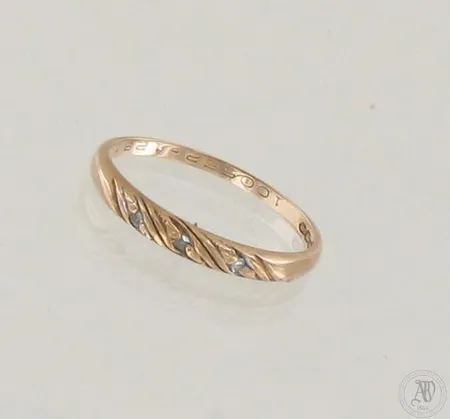 Timanttisormus 3xn.0.01ct, käytön jälkiä, kaiverrettu, koko 17½, 585, paino 1,3g