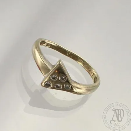 Viallinen timanttisormus 5xn.0.01ct, 585 valkokulta, paino 2,1g 