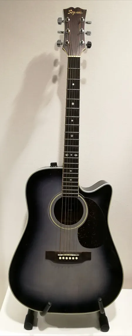 Akustinen kitara teräskielillä, Segovia, "Session Series" SJC-33E,  Piezo mikki, Soololovi,  Made in Korea, kova kantolaukku. Nouto ainoastaan myymälästä.