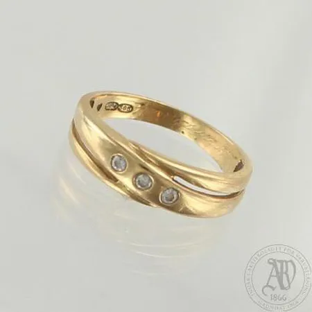 Timanttisormus 3xn.0.02ct, kaiverrettu, 585br, koko 16¾, 585br,  paino 2,9g 
